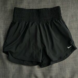 Nike High Rise athletic